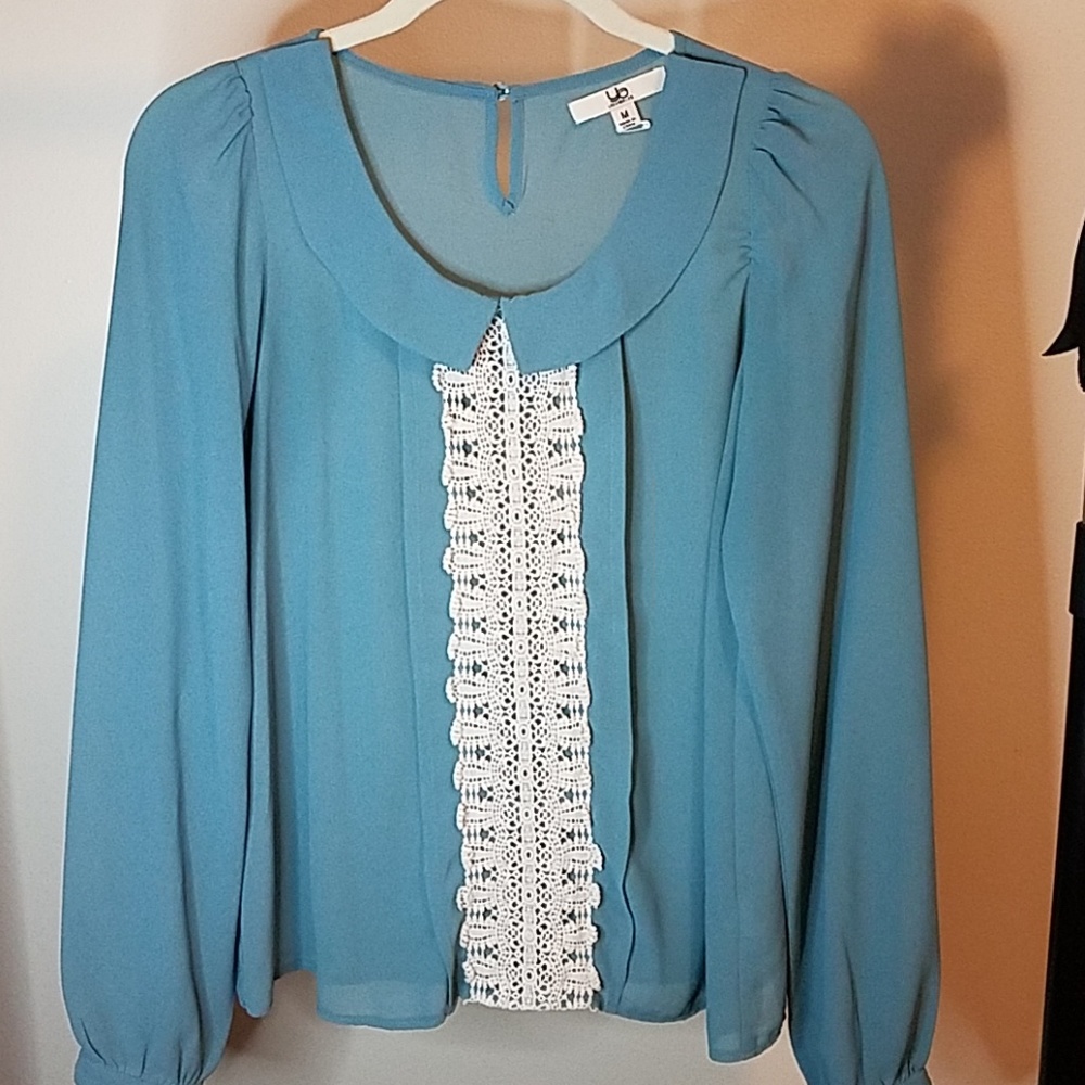 🧚Elegant Blue Blouse with Lace detail